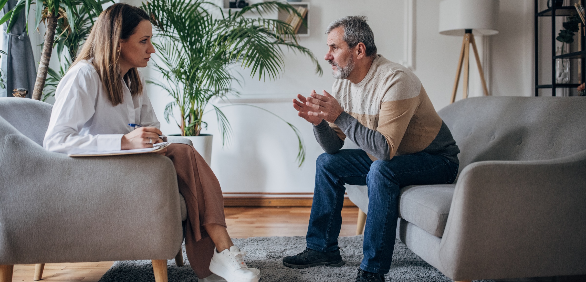 occupational rehabilitation consultant helping employee navigate mental health challenges in his physical recovery 